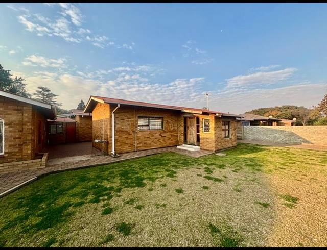 3 BEDROOM HOUSE FOR SALE IN VANDERBIJLPARK CE 2